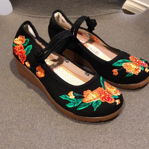 embroidered mary jane chinese shoes
